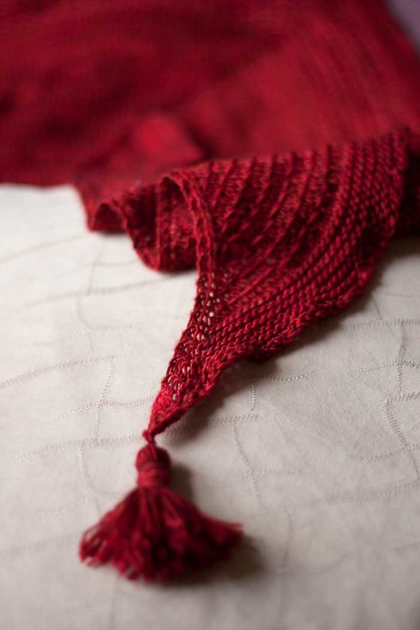 Red Robin Shawl is a cheery, light shawl will brighten up the bleakest months of the year, like the warbling notes of its namesake.
