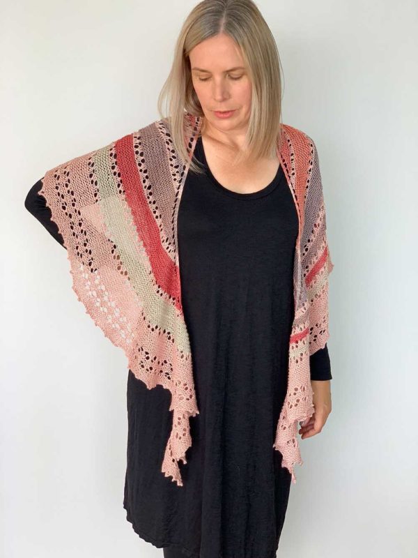 Sunset Skies Shawl is the 5th pattern of the season. This is a marvellous opportunity to play with shifting colours and shades.