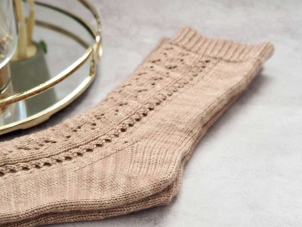 The Vapour Socks are a gentle and relaxing project with a delicate but deceptively simple pattern. They begin with a cuff of 1x1 twisted rib.